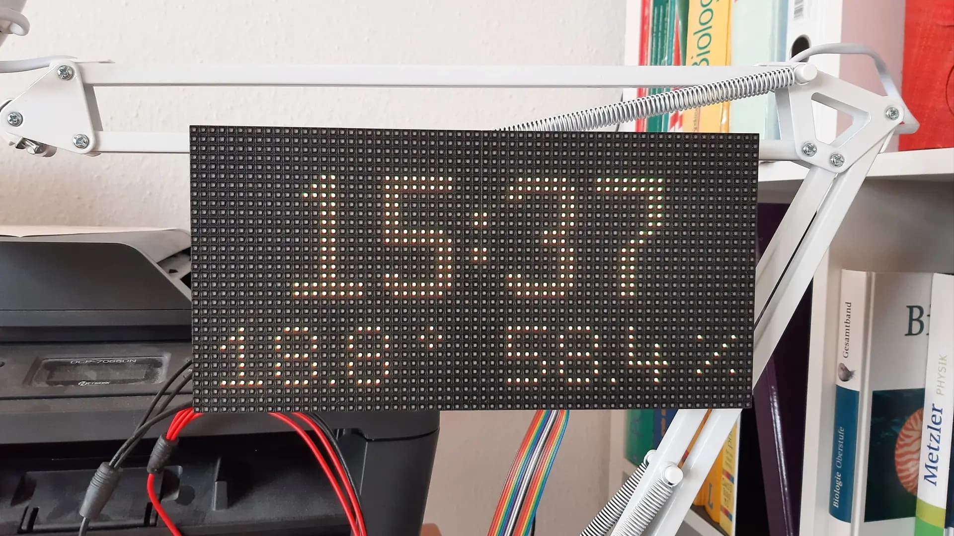 LED matrix display with scheduled NTP sync and SHT40
